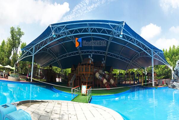 膜結(jié)構(gòu)遮陽(yáng)雨棚與傳統(tǒng)混凝土罩棚相比哪個(gè)更好