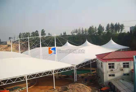 淺談膜結(jié)構(gòu)在建筑工程上的應(yīng)用