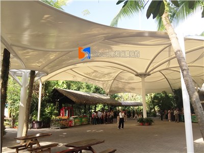 選擇膜結(jié)構(gòu)遮陽棚的原因